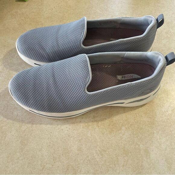 Skechers Gray Go Walk shoes size 10 slip on no tie comfort shoes womens - Picture 3 of 6